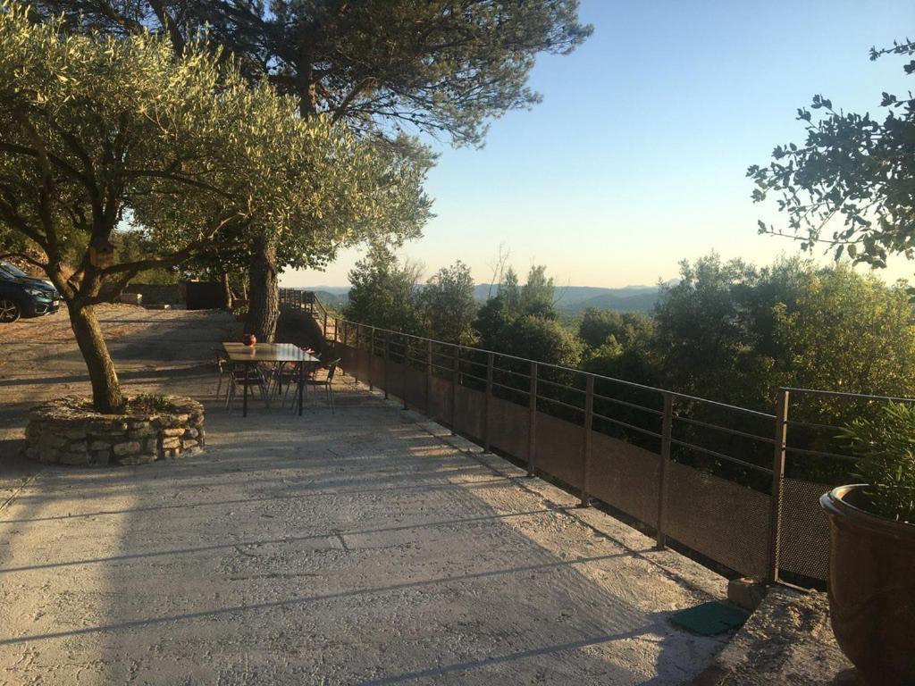 Le Castellas - Gite En Pleine Nature Montmirat Exteriér fotografie