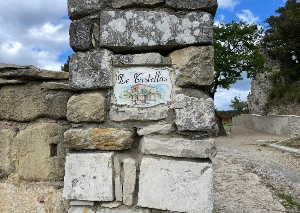 Le Castellas - Gite En Pleine Nature Montmirat Exteriér fotografie
